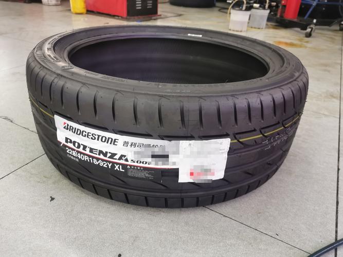 普利司通搏天族S001 245/40R18 97Y轮胎评测 宝马5系与奔驰E级的完美搭档，性能与舒适的极致平衡